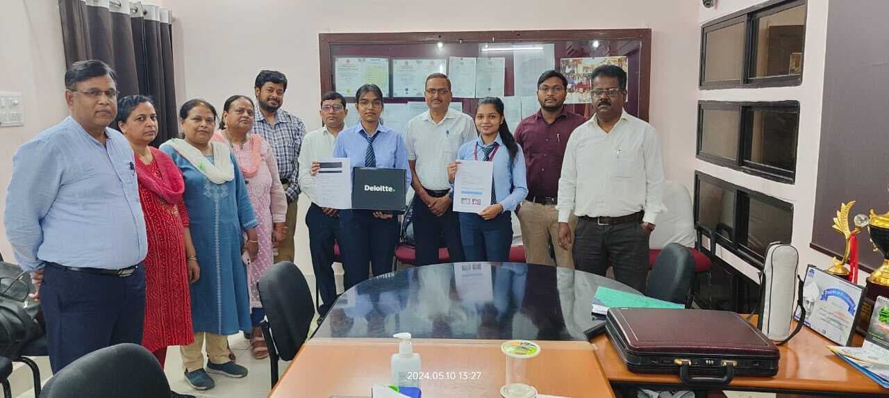 मारवाड़ी कॉलेज के बीसीए व बीएससी आइटी के विद्यार्थियों का हुआ प्लेसमेंट