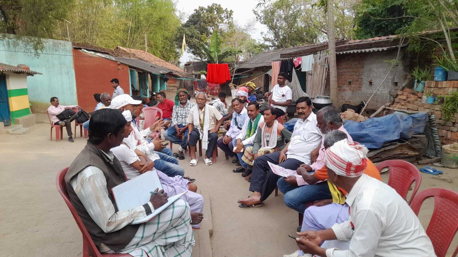 जंगल बचाने के लिए कम से कम एक पौधा जरूर लगायें, अगजनी नहीं करें