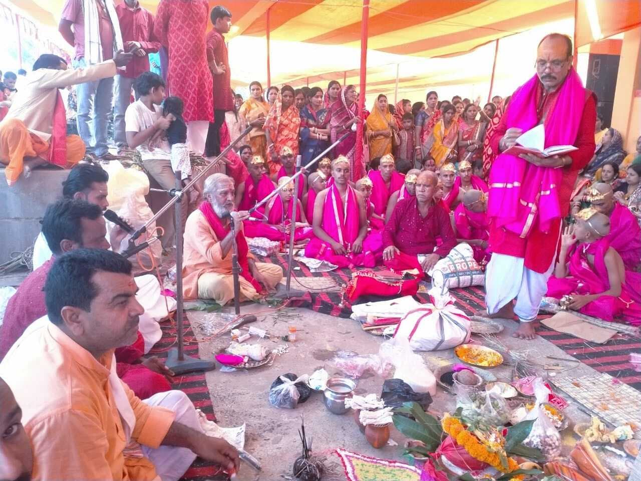 अक्षय तृतीया पर योगेश्वर धाम शिव मंदिर में 31 बटुकों का हुआ उपनयन