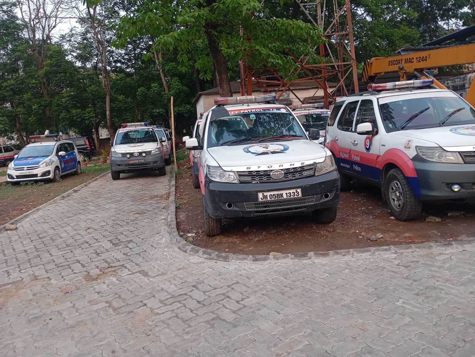 शहर से 11 सौ पुलिस के जवान पलामू रवाना, अब 29 की जगह गश्त पर सात पीसीआर वाहन