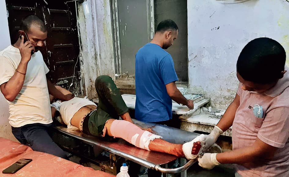 कार की ठोकर से ससुराल जा रहा युवक घायल