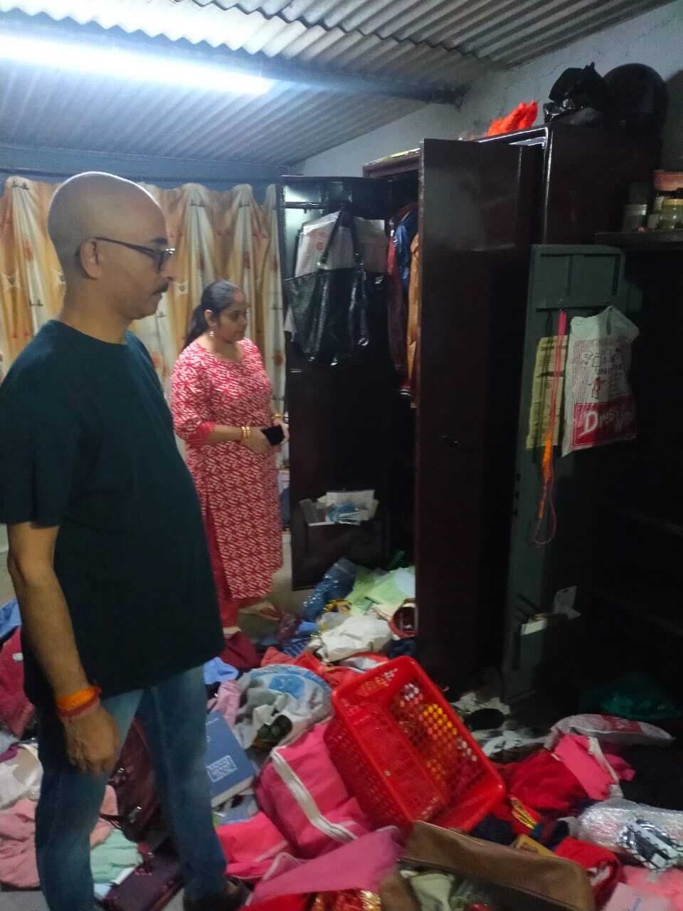 कदमा: टीएसपीडीएलकर्मी के घर से गहने व रुपये की चोरी