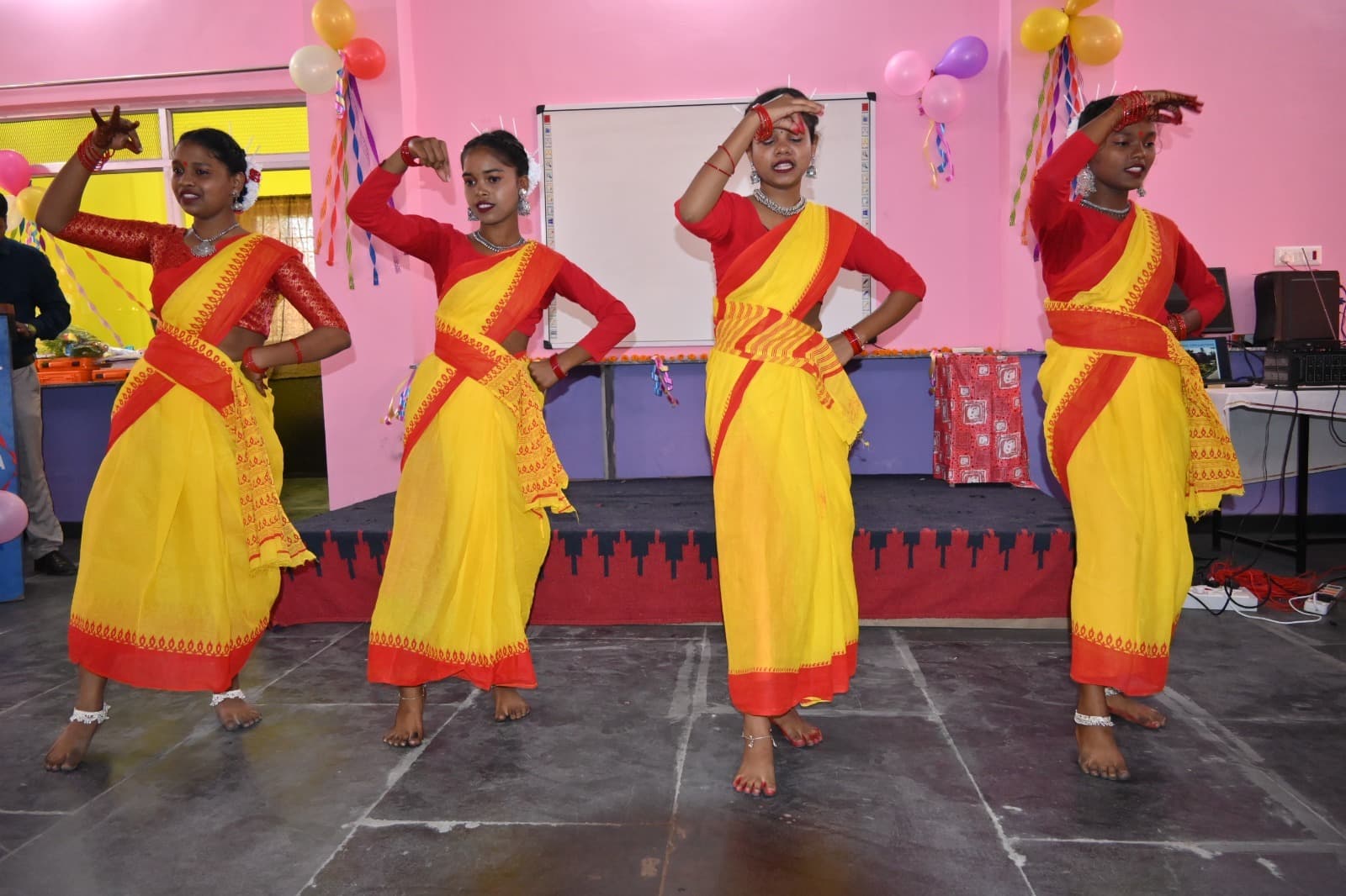 डीएवी स्कूल ललपनिया का 34वां स्थापना दिवस मना