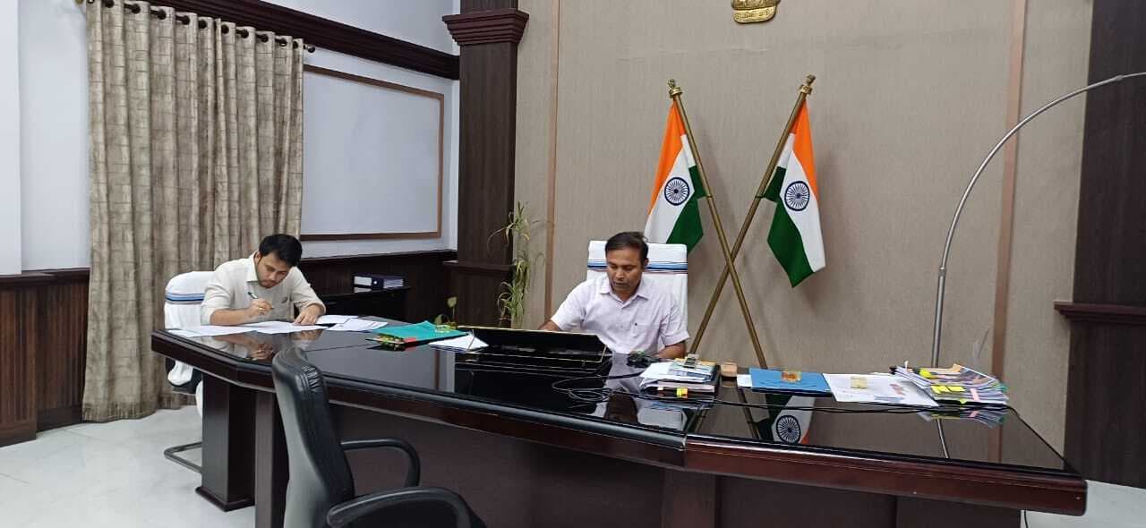 प्रखंड के कार्योलयों में साफ-सफाई और रजिस्टर मेंटेनेंस नहीं रहने पर प्रधान सहायक और अन्य पदाधिकारी पर होगी कार्रवाई