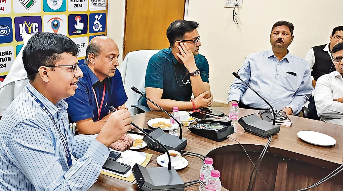 सहायक व्यय प्रेक्षक दैनिक रिपोर्ट का पूरा ब्योरा सौंपेगे