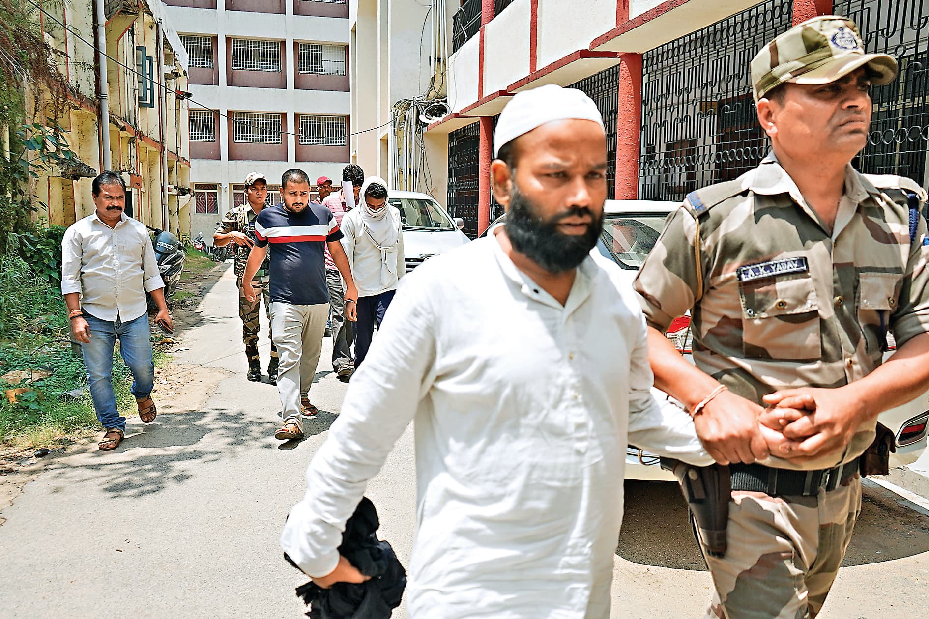 बड़गाईं की विवादित जमीन के एक हिस्से की फर्जी डीड इरशाद ने लिखी