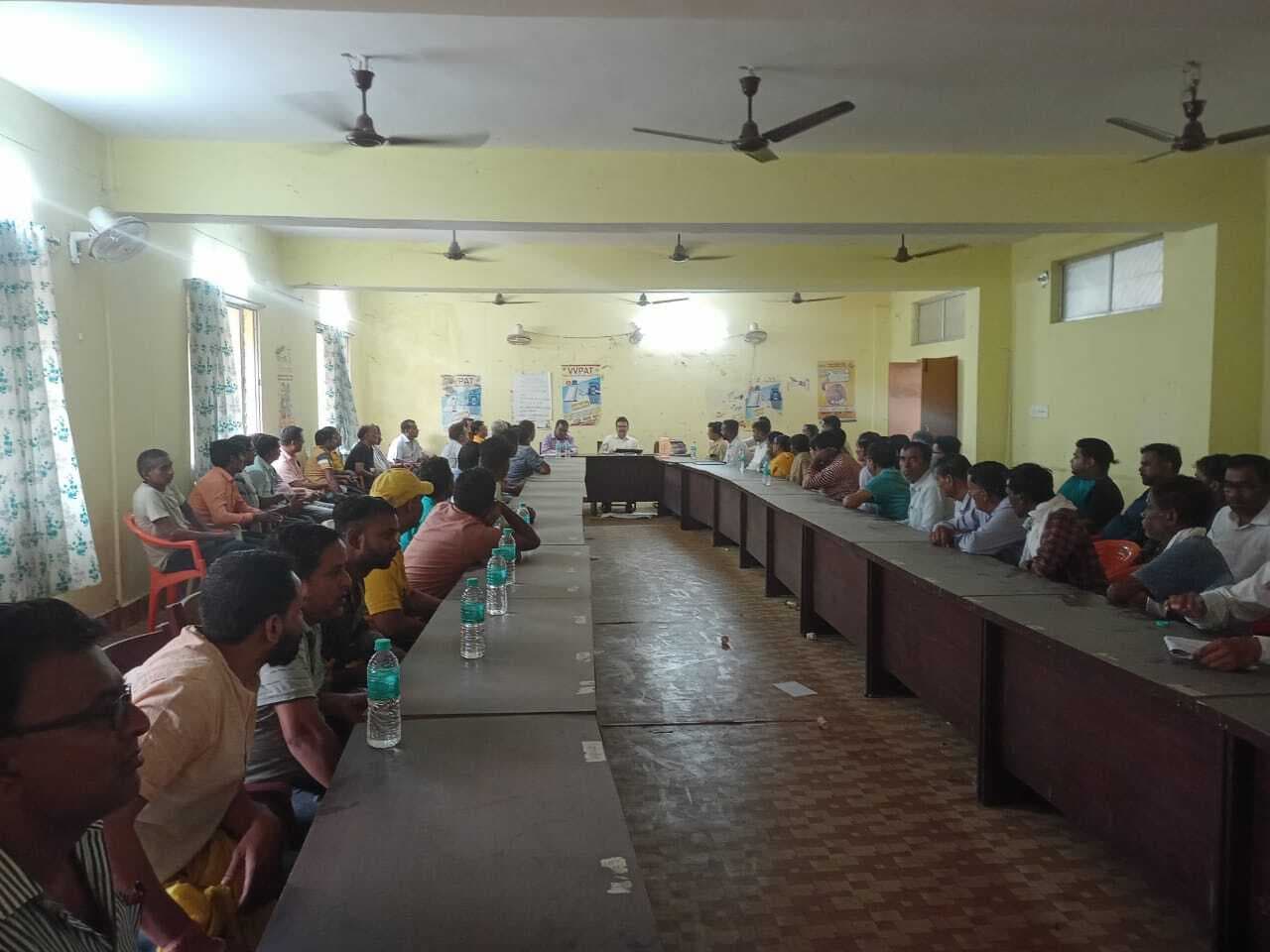 प्रवासी मजदूरों का प्रतिवेदन दो दिनों में करें जमा : सीओ