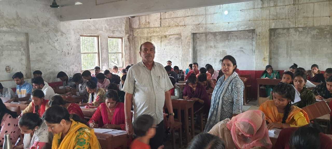 रसायन विज्ञान और इतिहास की परीक्षा में शामिल हुए 1700 परीक्षार्थी