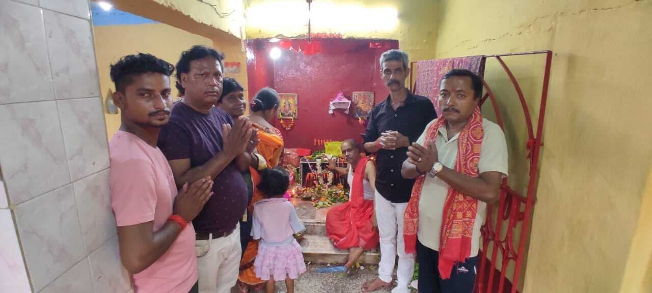 वार्षिक काली पूजा धूमधाम से हुई संपन्न, चटिया ने झूपकर लोगों के दुख दूर होने की कामना की