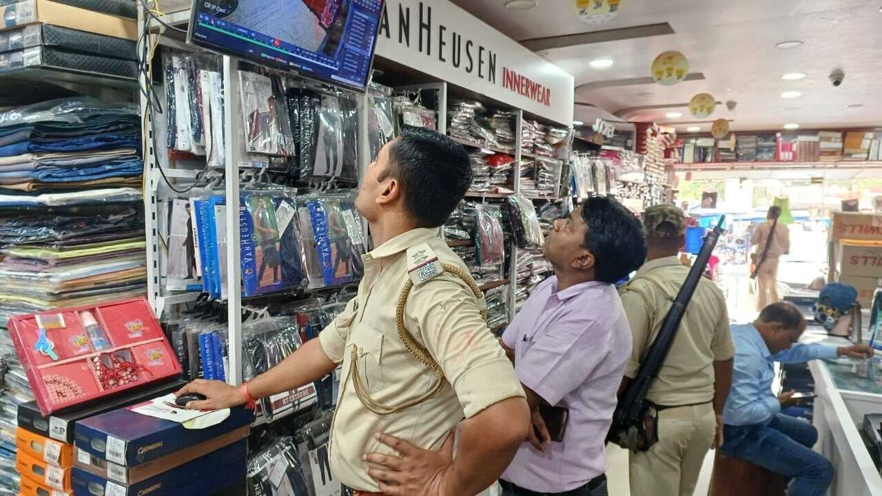 शिक्षक से दिनदहाड़े एक लाख रुपये भरे बैग की झपटमारी