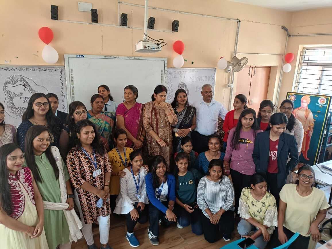 विभावि के यूसेट में मातृ दिवस पर कार्यक्रम