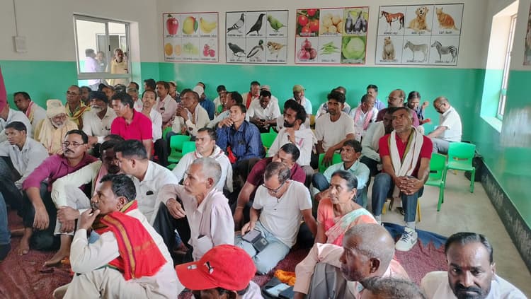 आंदोलनकारियों को नियोजन की गारंटी दे सरकार