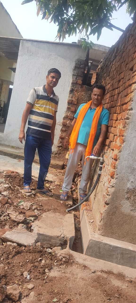 बागबेड़ा बजरंग टेकरी में मेन पाइपलाइन में ड्रिल कर अवैध कनेक्शन लिया