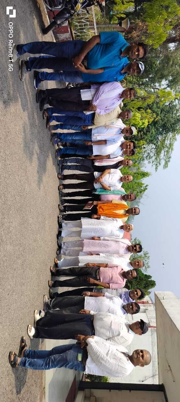 प्रबंधन को मांग पत्र सौंपेगा संयुक्त मोर्चा