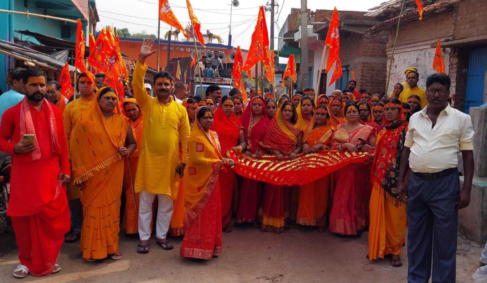 भेंडरा में पांच दिवसीय यज्ञ 28 से, किया गया ध्वजारोहण