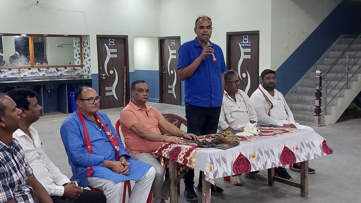 विनोद सिंह ने किया जनसंपर्क, मांगा समर्थन