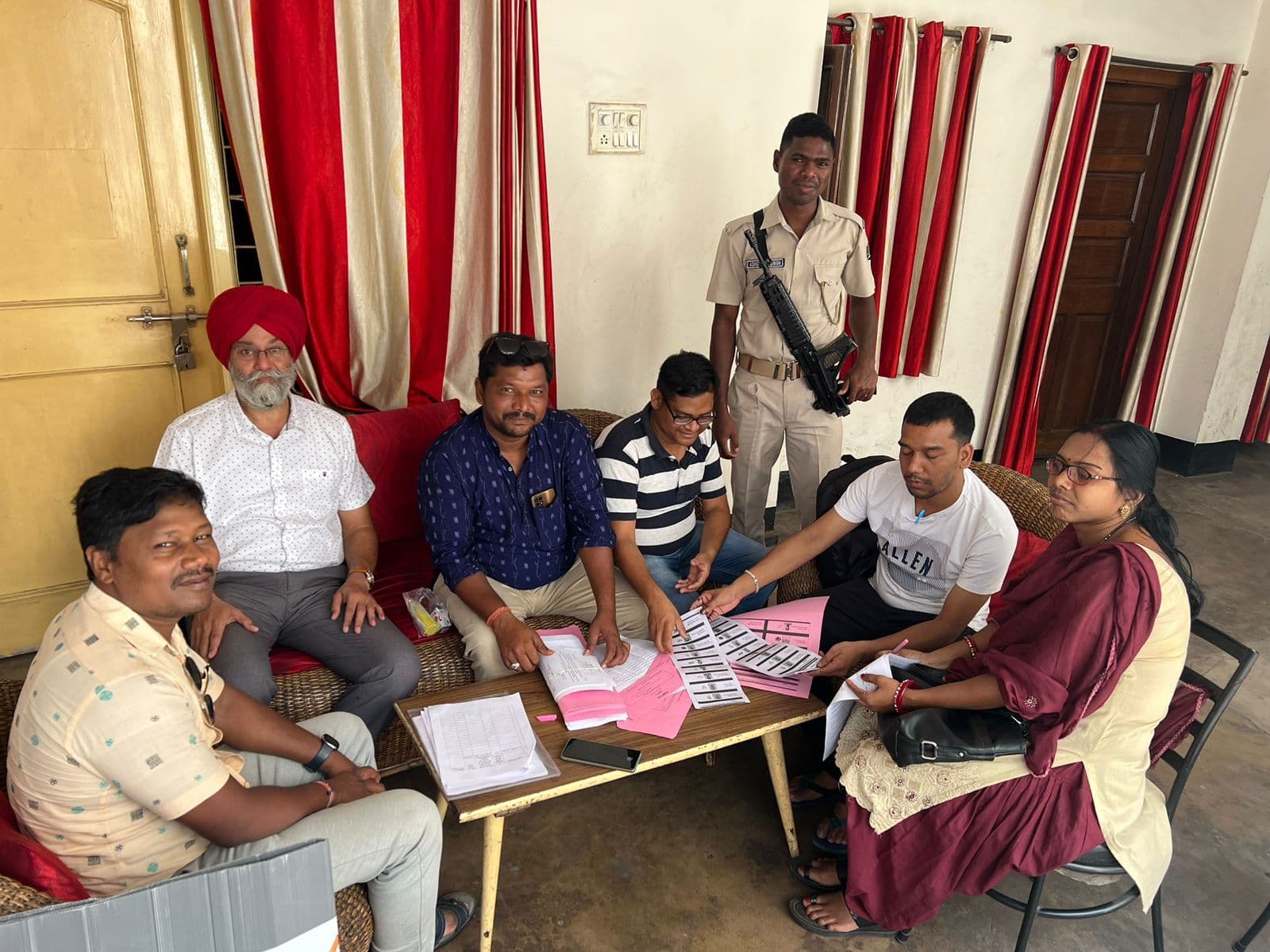 झारसुगुड़ा : मात्र 3.20 प्रतिशत दिव्यांग व 9.13 प्रतिशत बुजुर्गों ने घर से मतदान के लिए किया आवेदन