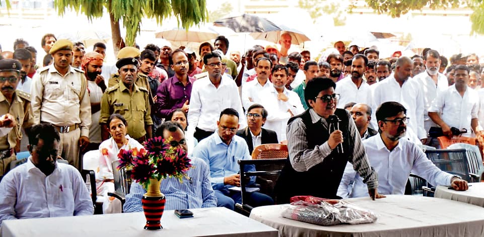 झालसा सचिव व न्यायायुक्त ने कैदियों को बताये उनके अधिकार