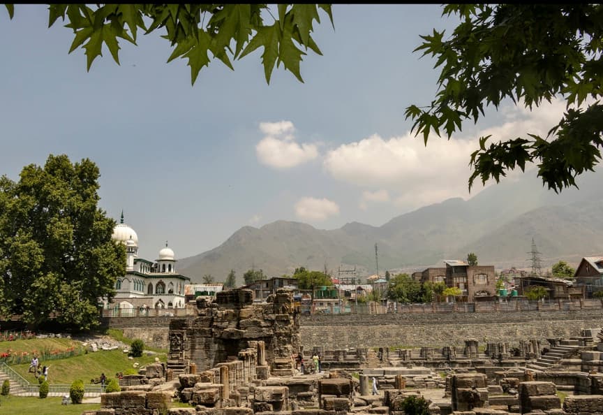 एक आंख रोशनी से महरूम, पर क्या खूब फोटोग्राफी करते हैं रांची के धीमान