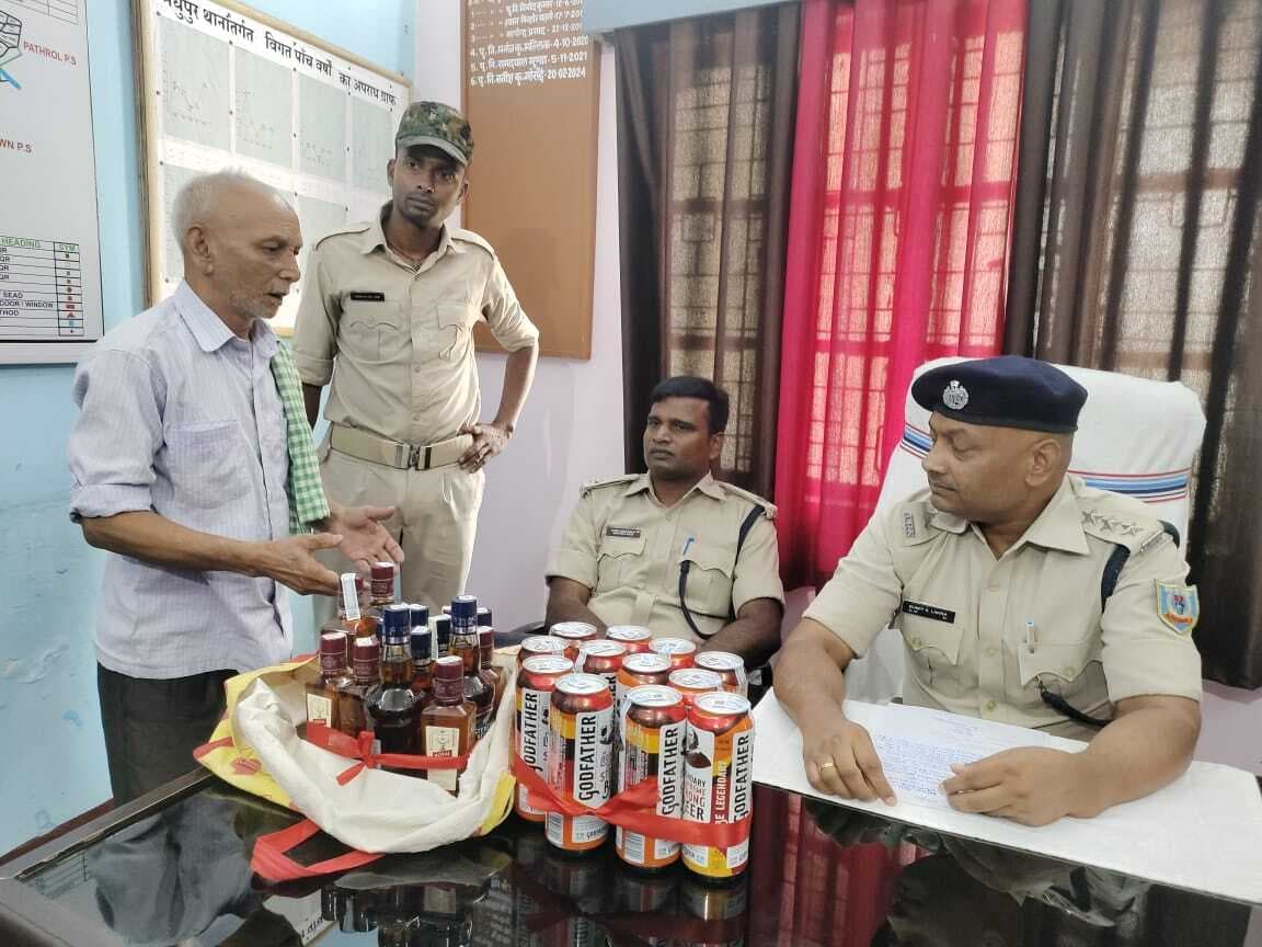 पुलिस ने छापेमारी कर अवैध विदेशी शराब की जब्त, एक गिरफ्तार