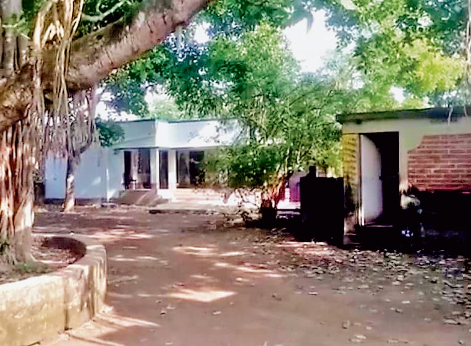 मेमारी के दिलालपुर में झख मारते रहे चुनावकर्मी, नहीं पड़ा एक भी वोट