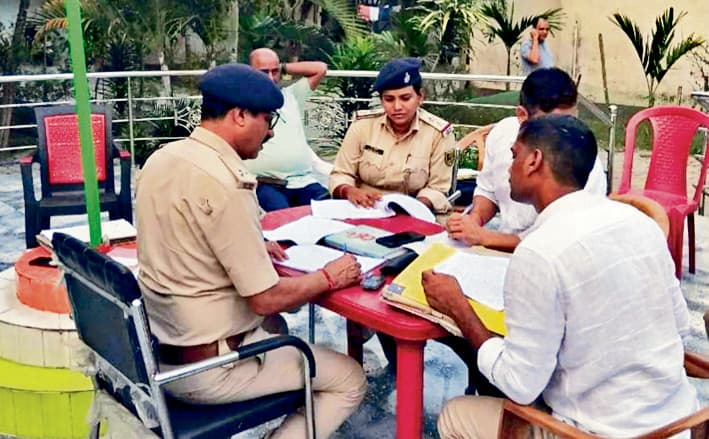 इंस्पेक्टर ने गलगलिया थाना का किया औचक निरीक्षण