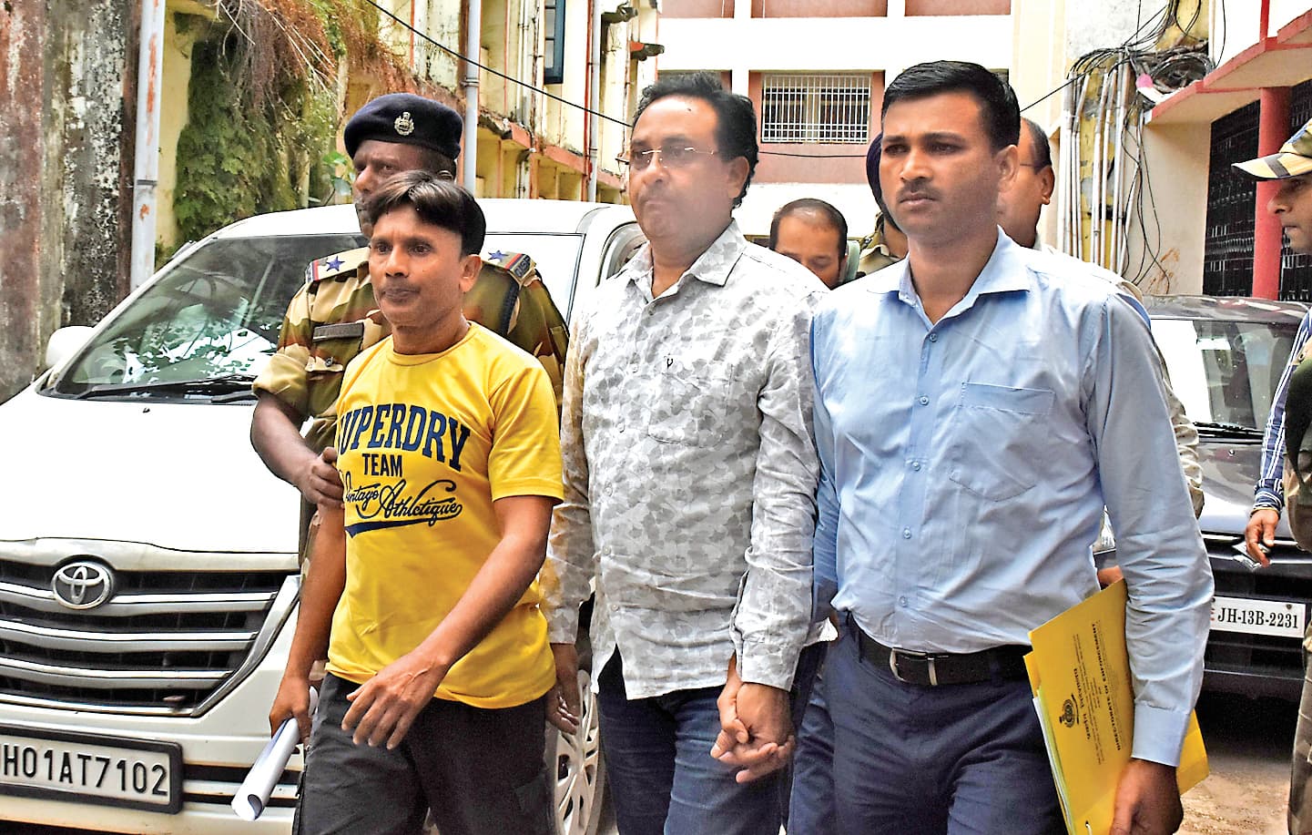 बड़े अफसर व राजनेता लेते थे कमीशन, संजीव लाल ने इडी को बताये नाम, एजेंसी जांच में जुटी