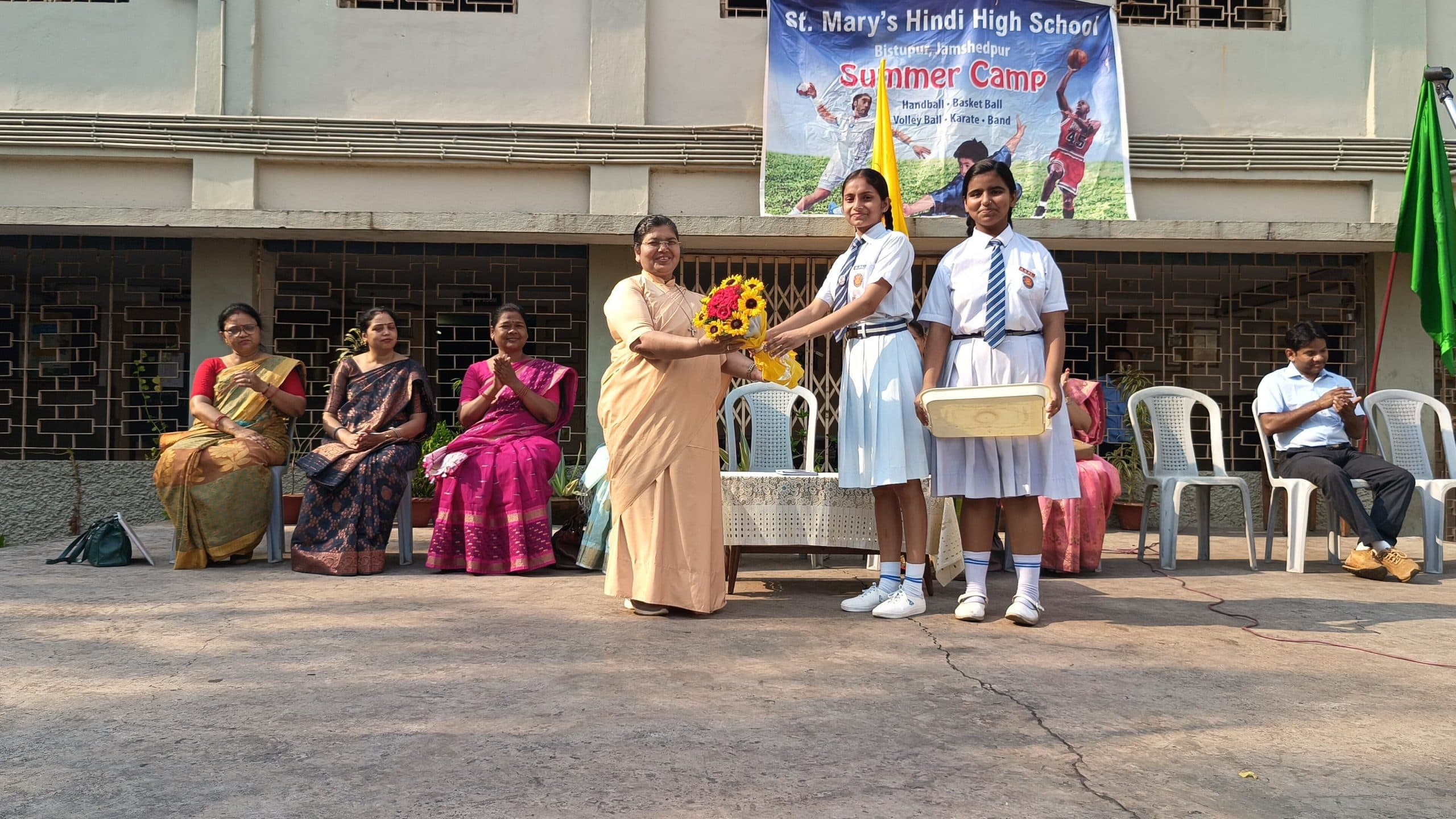 बच्चे सीख रहे हैं नौ अलग-अलग खेलों के गुुर