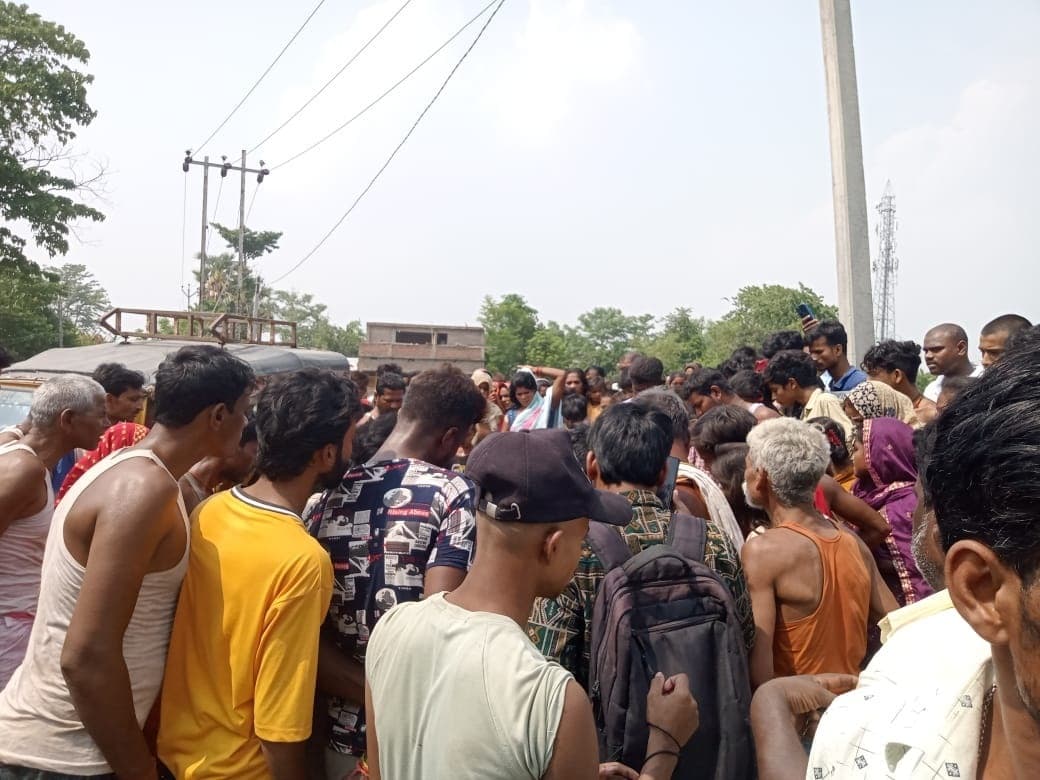 परसौनी में तेज रफ्तार ऑटो व बाइक की टक्कर में महिला की मौत