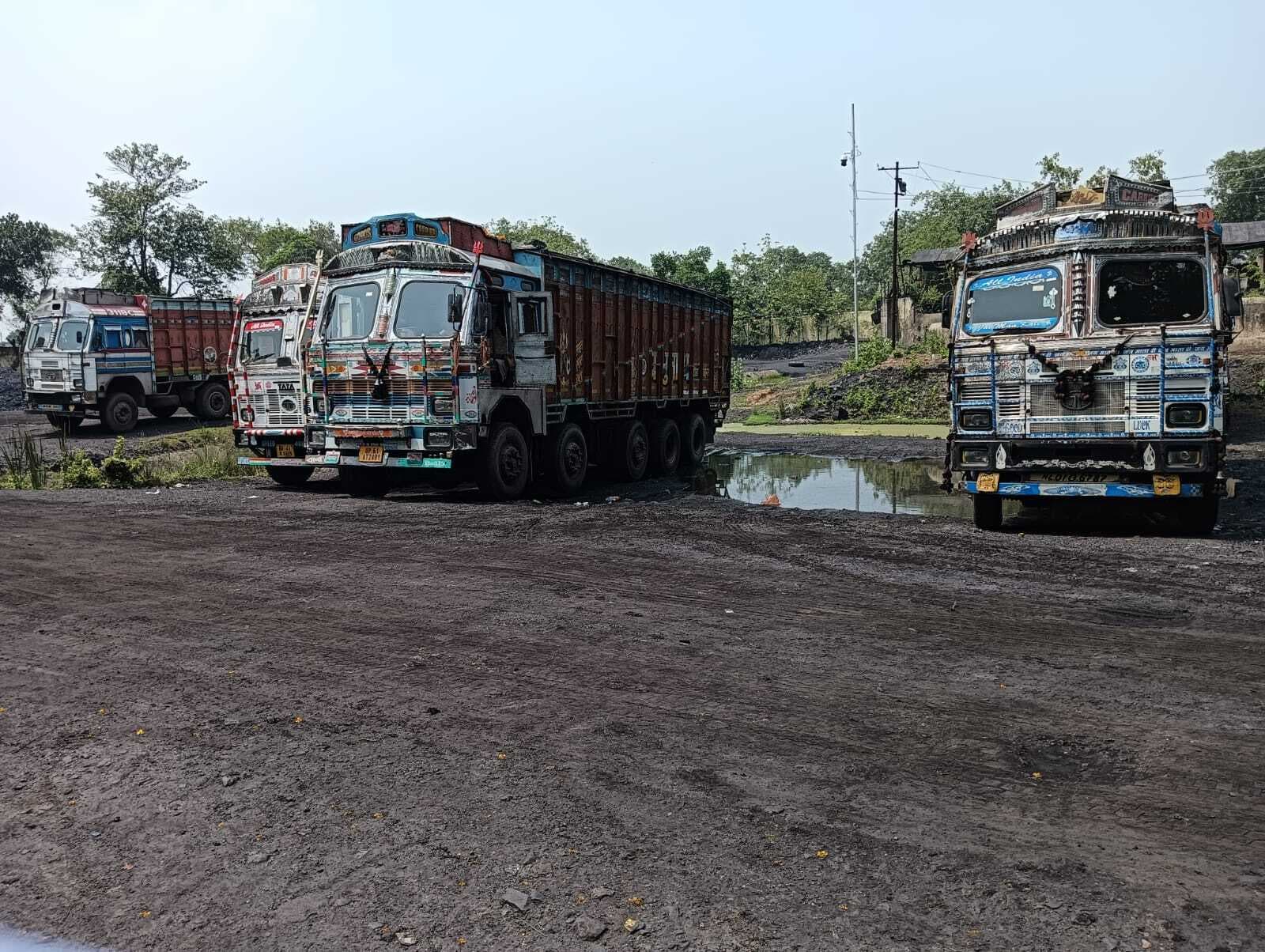 इसीएल : रंगदारी के खिलाफ कोलियरियों से कोयले का उठाव किया बंद