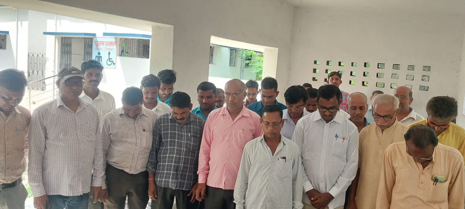 वरीय अधिवक्ता लिपिक के निधन पर जताया शोक