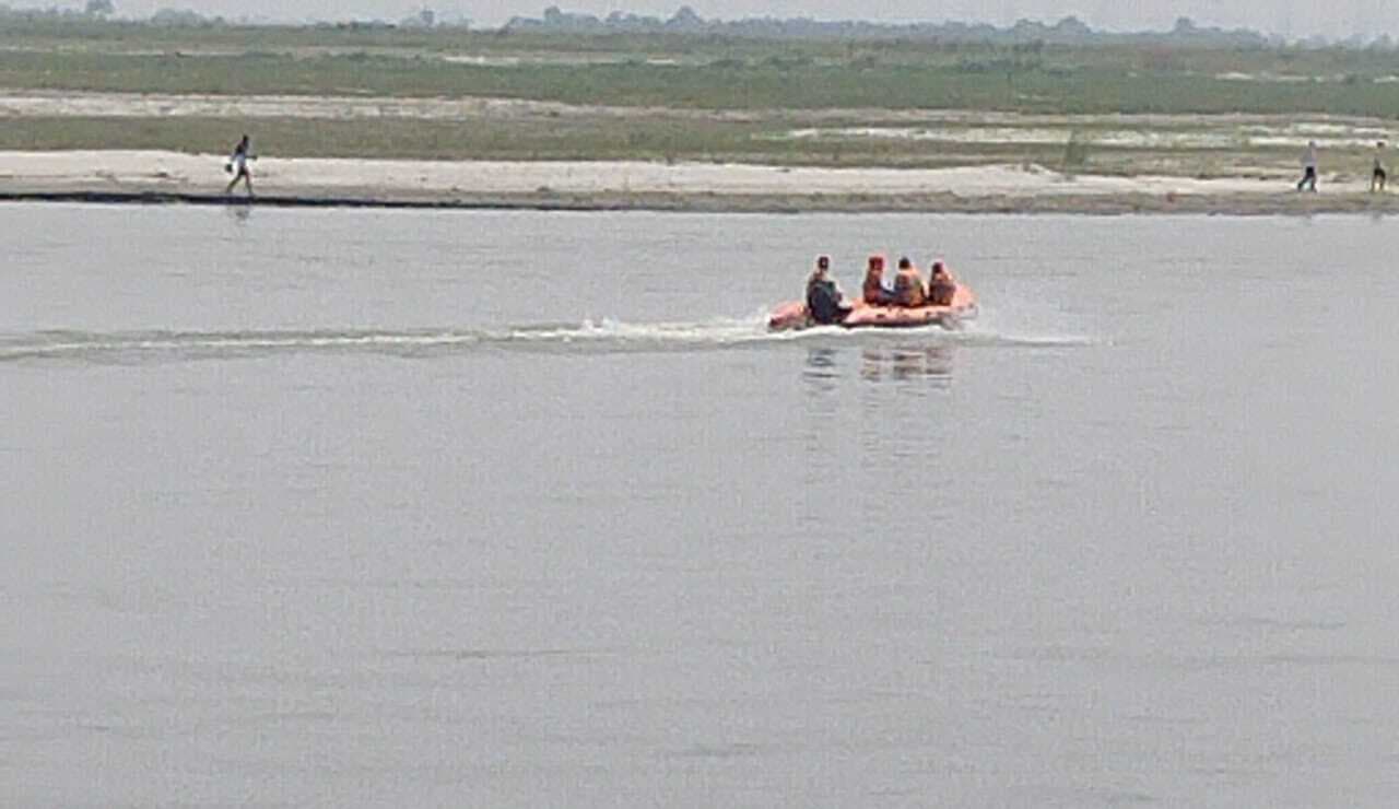 शादी में शरीक होने के लिए ननिहाल आये थे चारों बच्चे, तीन का शव बरामद