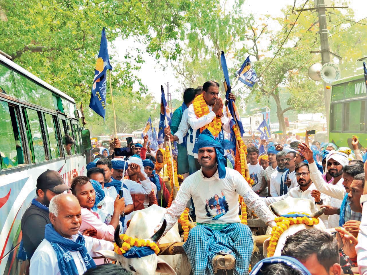 बक्सर संसदीय क्षेत्र के चुनावी अखाड़े में 27 पहलवानों ने ठोका ताल