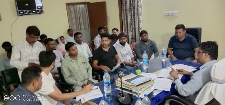 बीडीओ ने रोजगार सेवक का मानदेय रोकने का दिया निर्देश