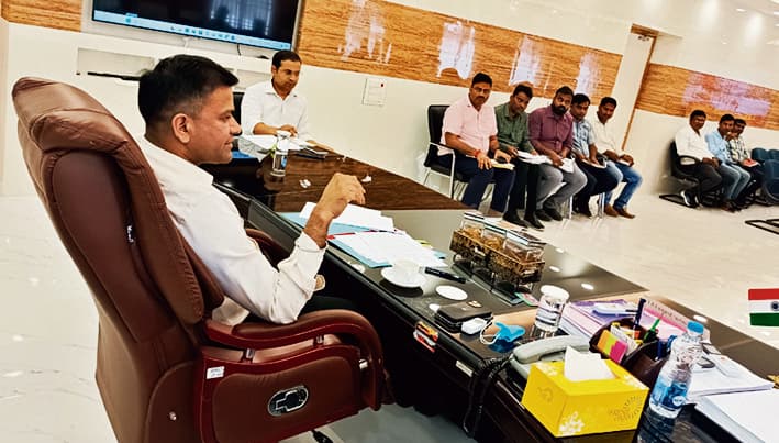 जिले के सभी पंचायतों में लाइब्रेरी का होगा निर्माण: डीएम