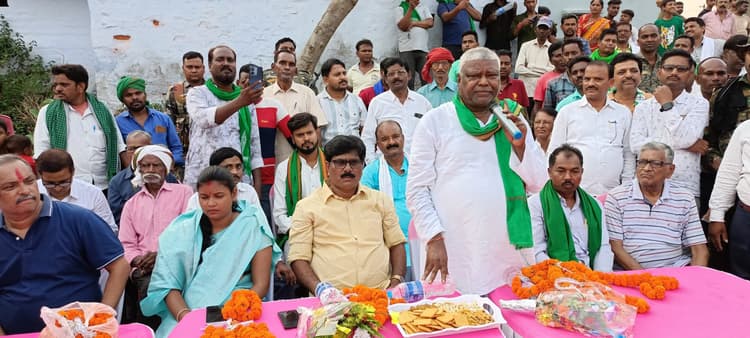जुमलेबाज सरकार से सावधान रहें : मथुरा