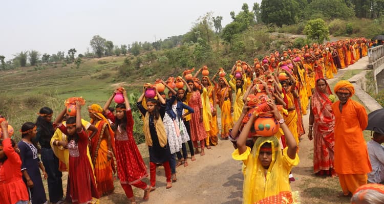 ऊपरघाट कोठी गांव में तीन दिवसीय यज्ञ शुरू