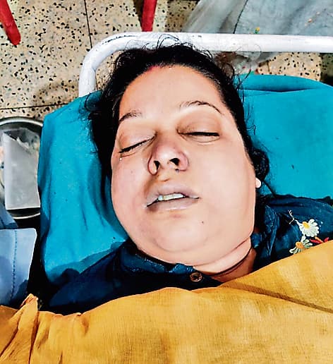 चौधरी नर्सिंग होम में महिला की मौत के बाद हंगामा, डॉक्टर-कर्मी अस्पताल छोड़कर भागे