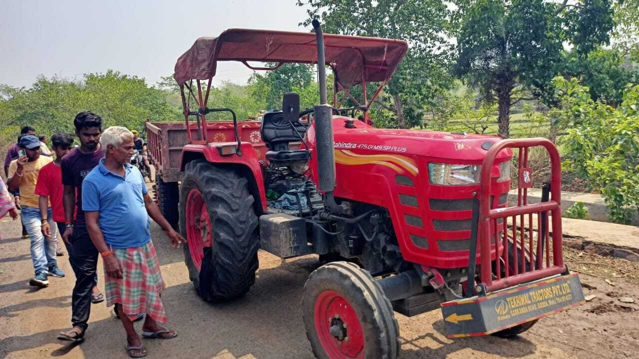 टेम्पो व ट्रैक्टर में आमने-सामने टक्कर, युवक की हुई मौत
