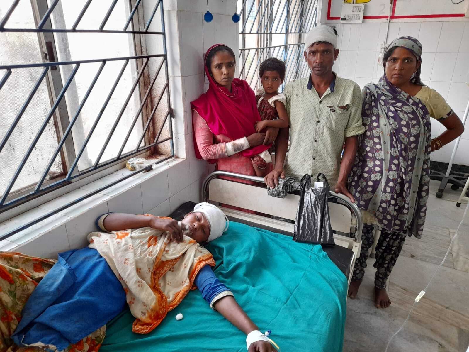 पालोजोरी में जमीन विवाद को लेकर हुई मारपीट में तीन महिला समेत चार घायल, भर्ती