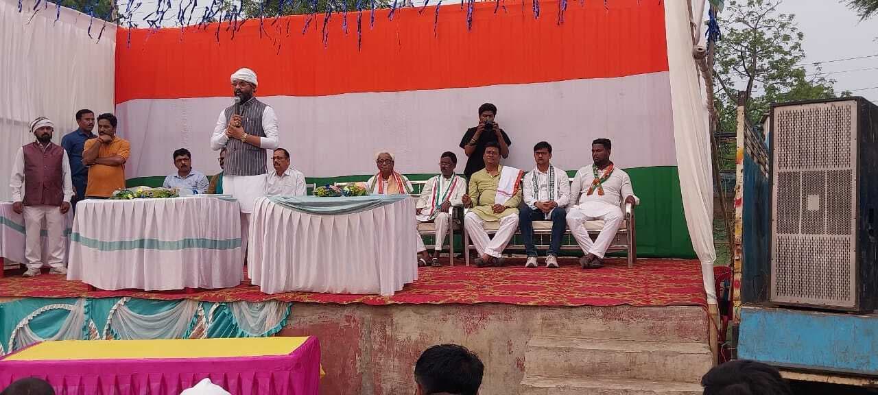 धनबाद सीट पर अनुपमा के लिए पसीना बहा रहे शहर के कांग्रेसी