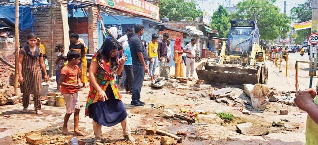 शहर में इ-रिक्शा स्टैंड बनाने को लेकर हटाया गया अतिक्रमण