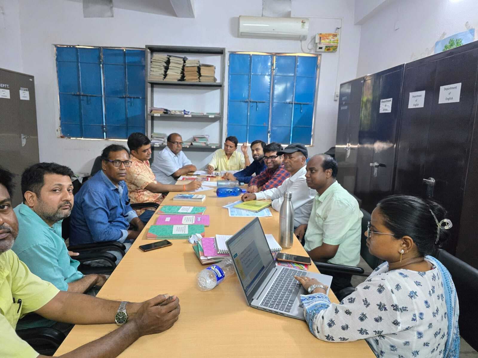 कॉलेज की गतिविधियों में भाग नहीं लेने और कक्षाओं से गायब रहने वाले छात्र-छात्राओं नहीं भर सकेंगे परीक्षा फॉर्म