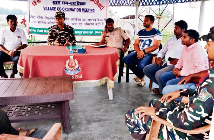 ग्रामीणों से बच्चियों से पढ़ाने का किया आग्रह