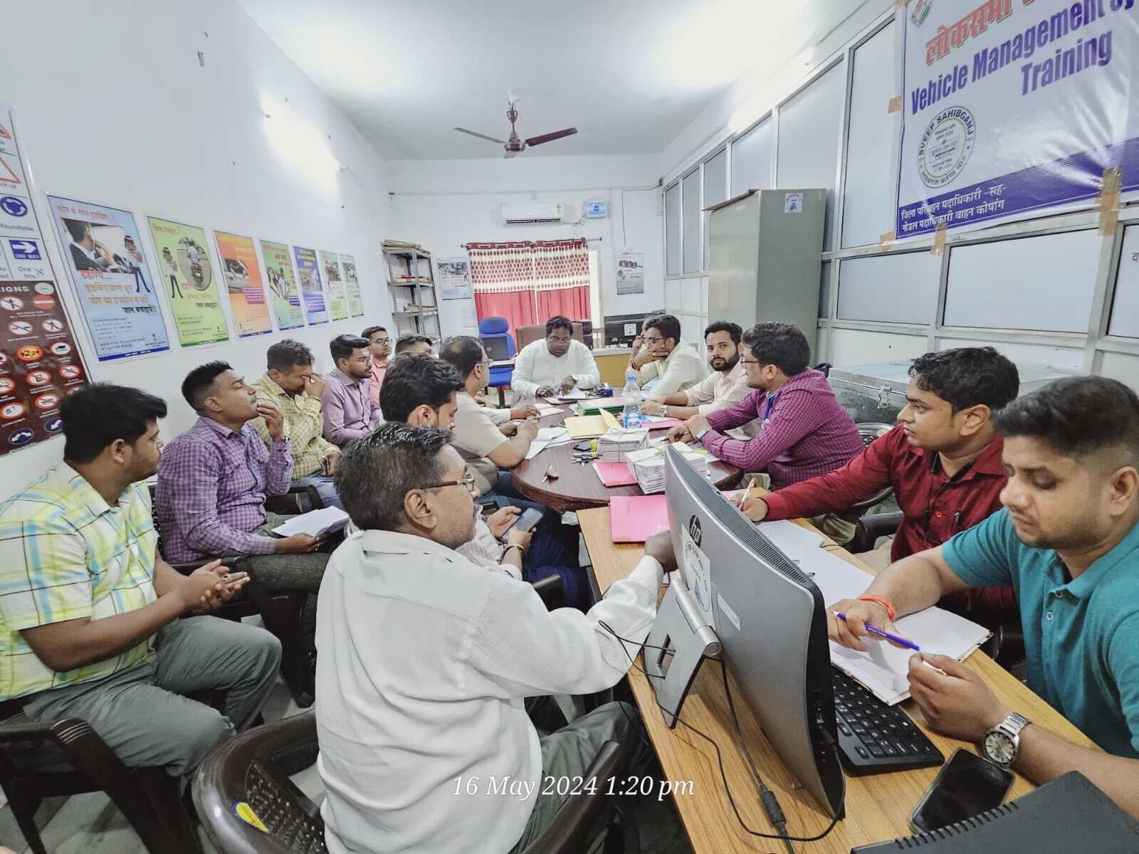 दियारा व पहाड़ी क्षेत्रों के मतदान केंद्रों तक पहुंचने के लिए मोटर नाव को करें टैग : डीटीओ