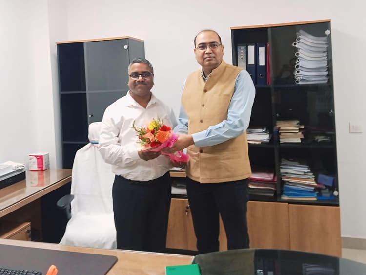 ट्रिपल आइटी को शिक्षण व शोध क्षेत्र में उत्कृष्ट बनाने का लक्ष्य होगा : प्रो राजीव श्रीवास्तव