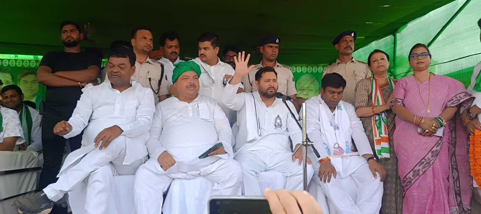 पीएम मुद्दे की बात नहीं करते हैं : तेजस्वी