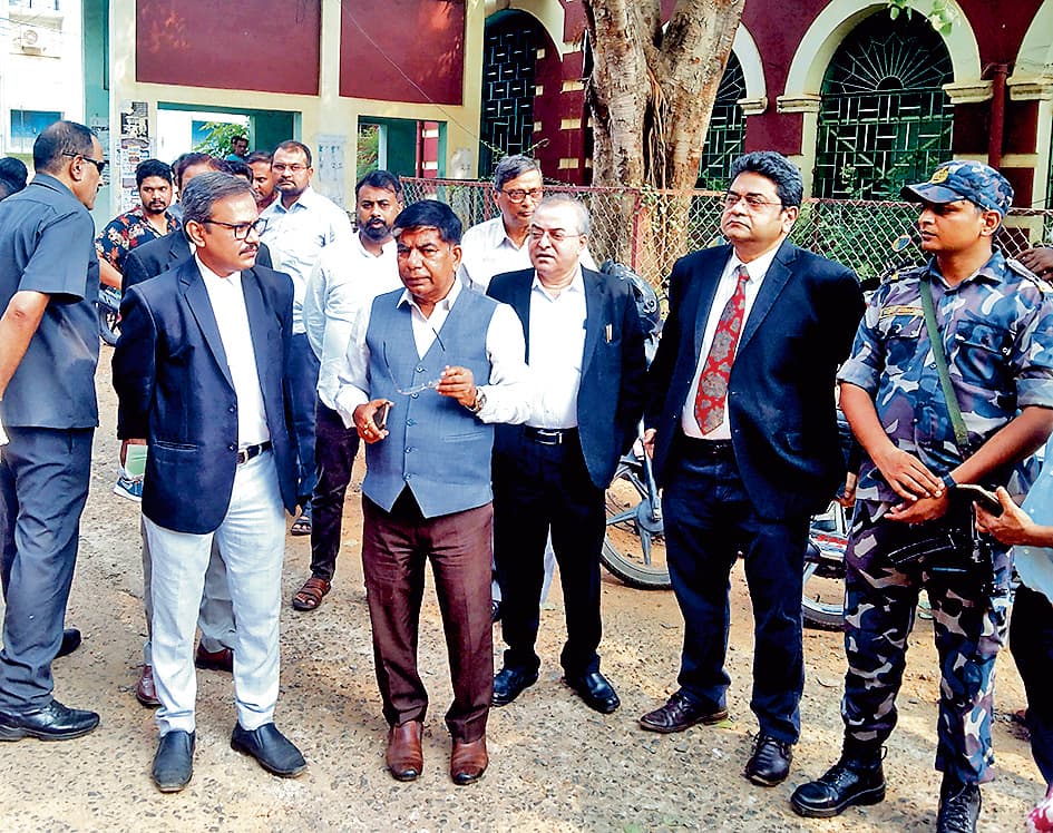 अरूप चक्रवर्ती के खिलाफ डॉ सुभाष सरकार ने किया मानहानि का केस