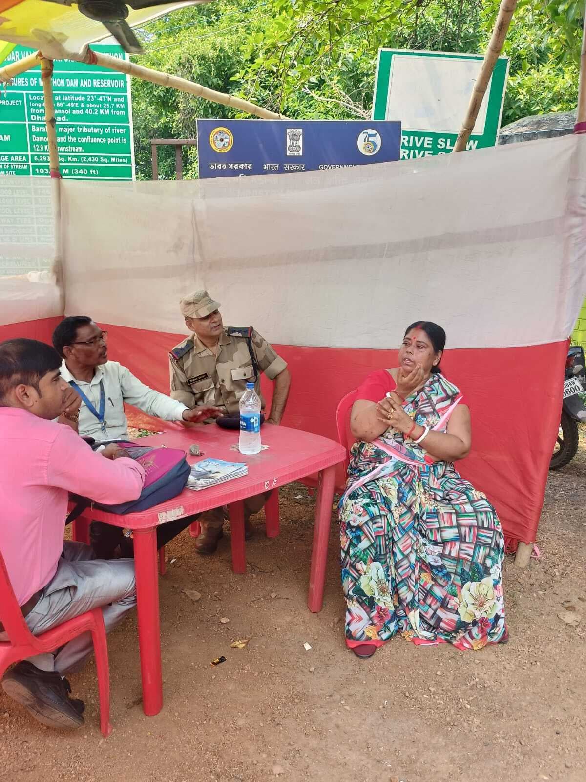 दुर्गापुर से जान देने मैथन डैम आयी महिला को जवान ने बचाया