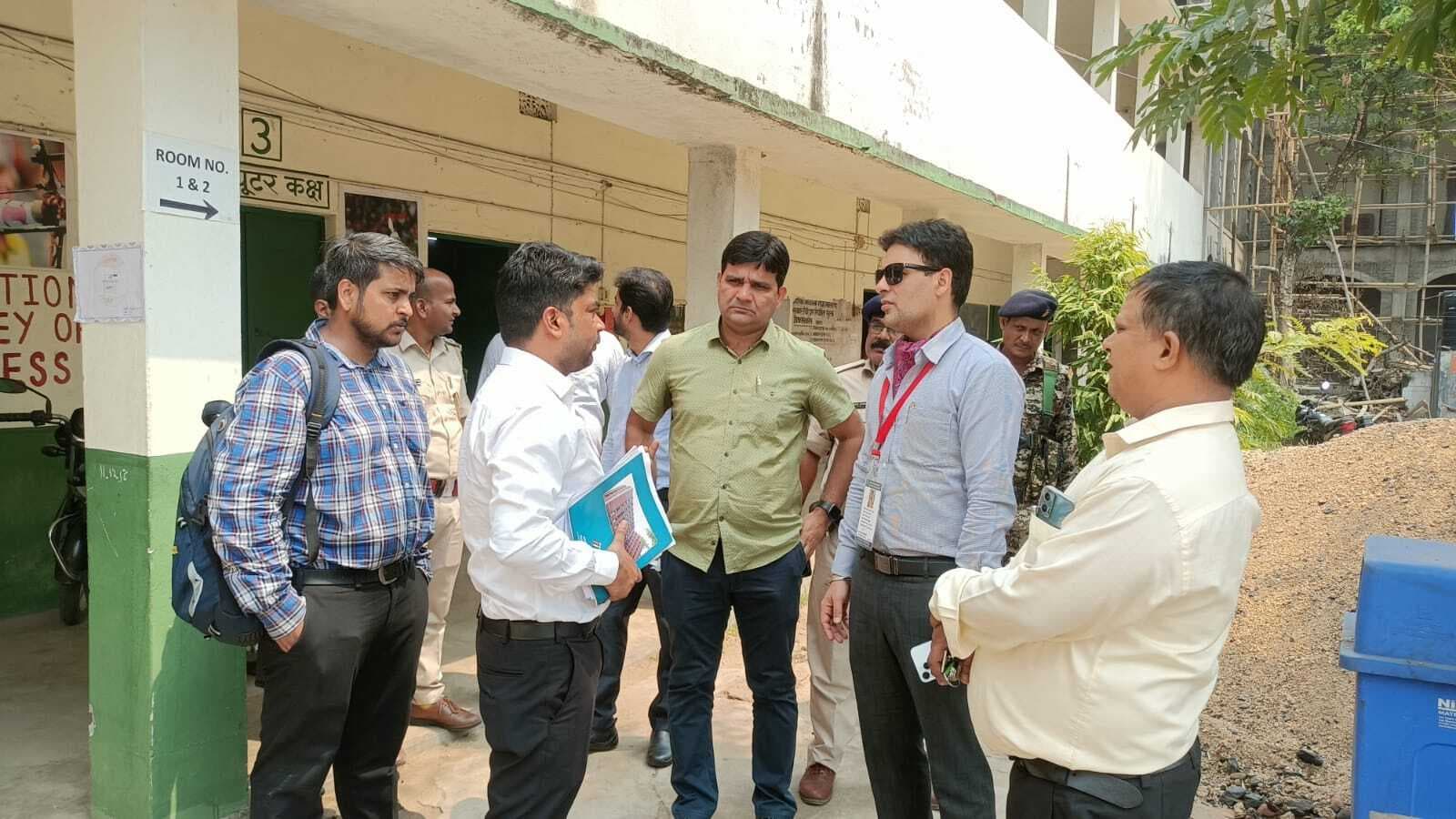 पुलिस व एक्सपेंडिचर ऑब्जर्वर ने किया बेरमो क्षेत्र का दौरा